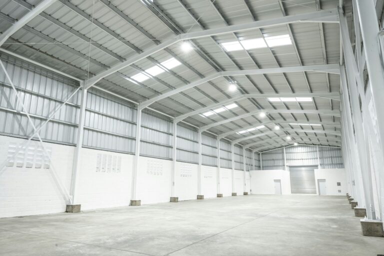 an empty warehouse with no people in it