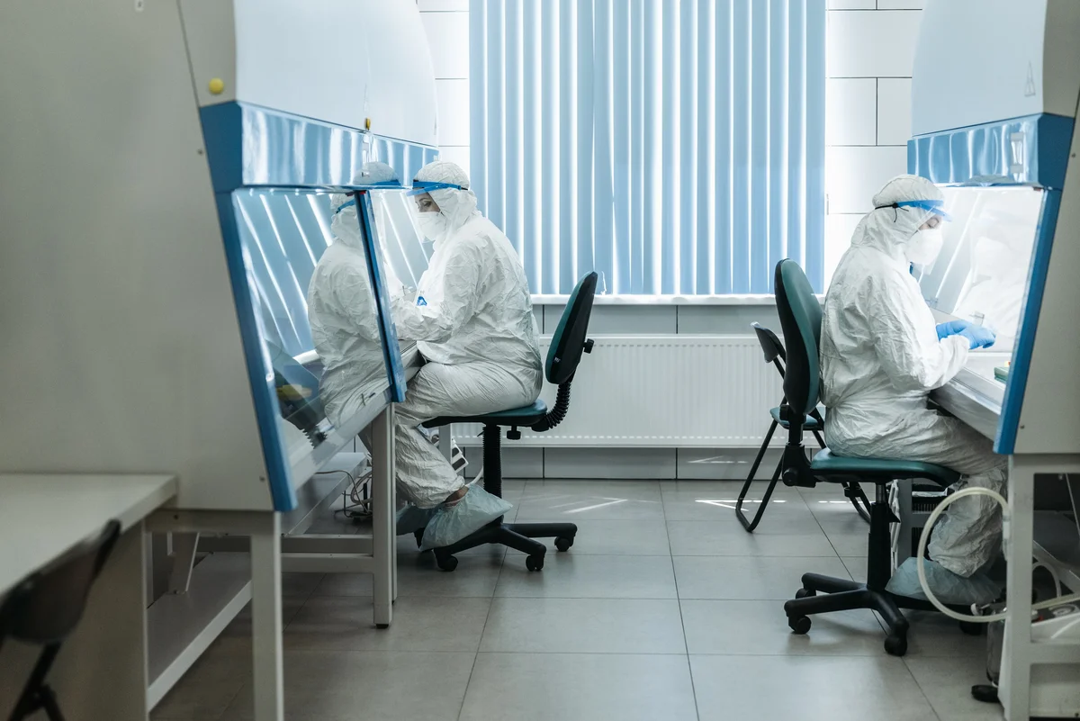Clean room classification basics showing particle concentration ranges