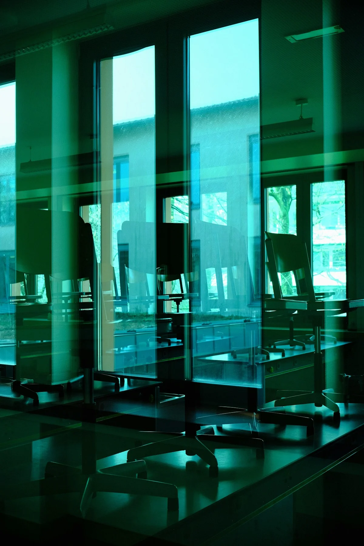 Clean Room Partition Compliance in Compact Facilities