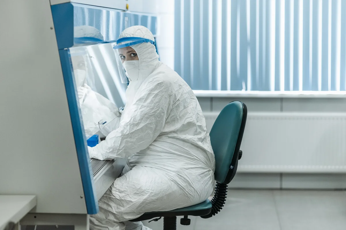 Cleanroom Choosing the Right Cleaner and Tool for Each Surface