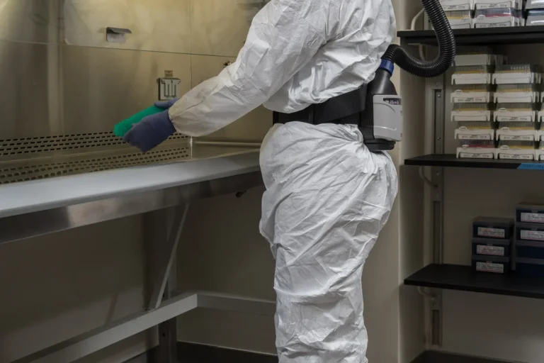Cleanroom Class 100 Cleanrooms Which Industries Require Them Overview Cleanroom Class 100 Cleanrooms: Which Industries Require Them?