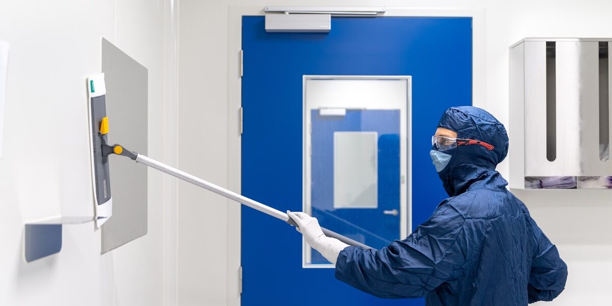 Cleanroom Door Cleanroom Door Standards & Pressure Guide