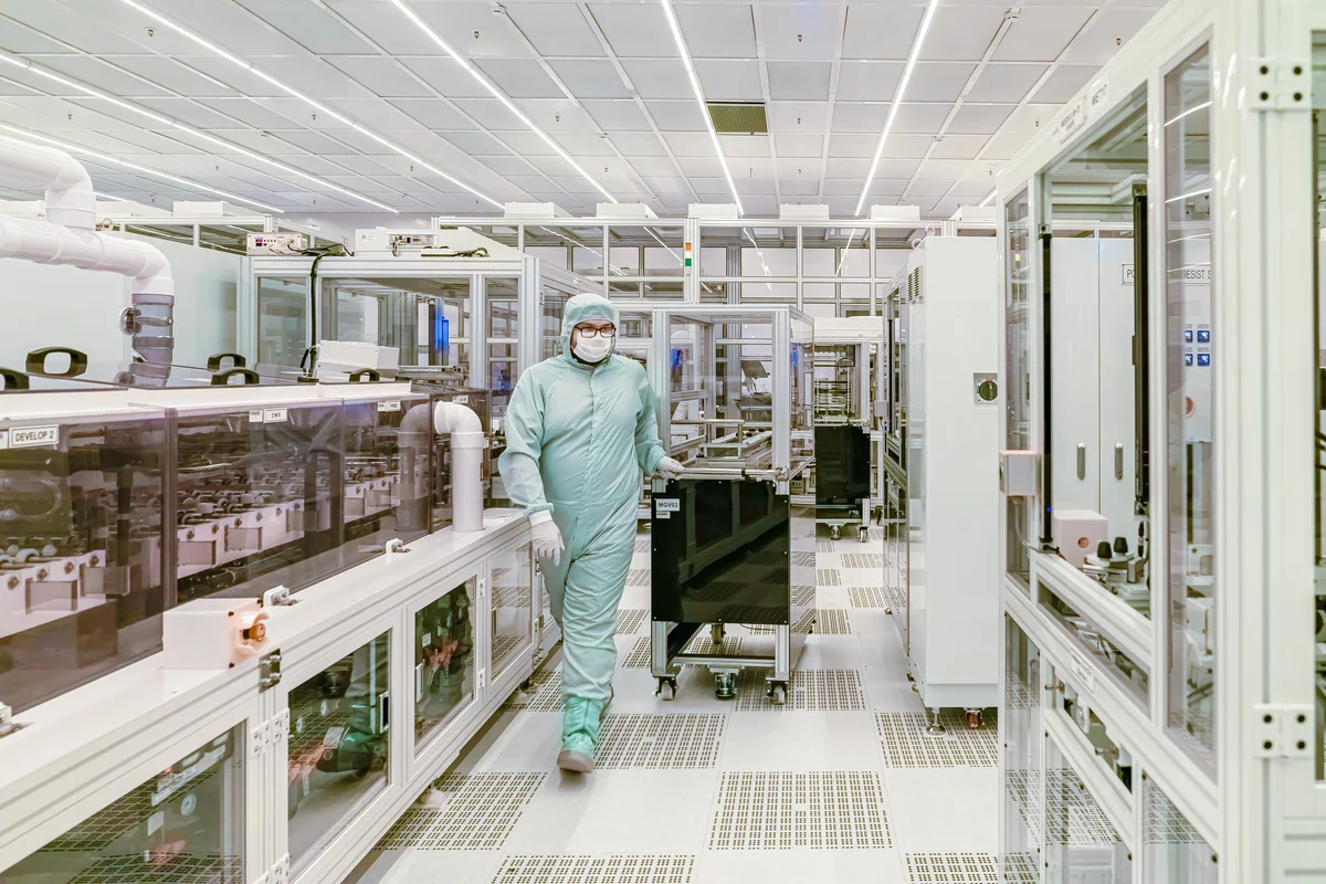 Cleanroom How Do ISO 14644 and GMP Differ?