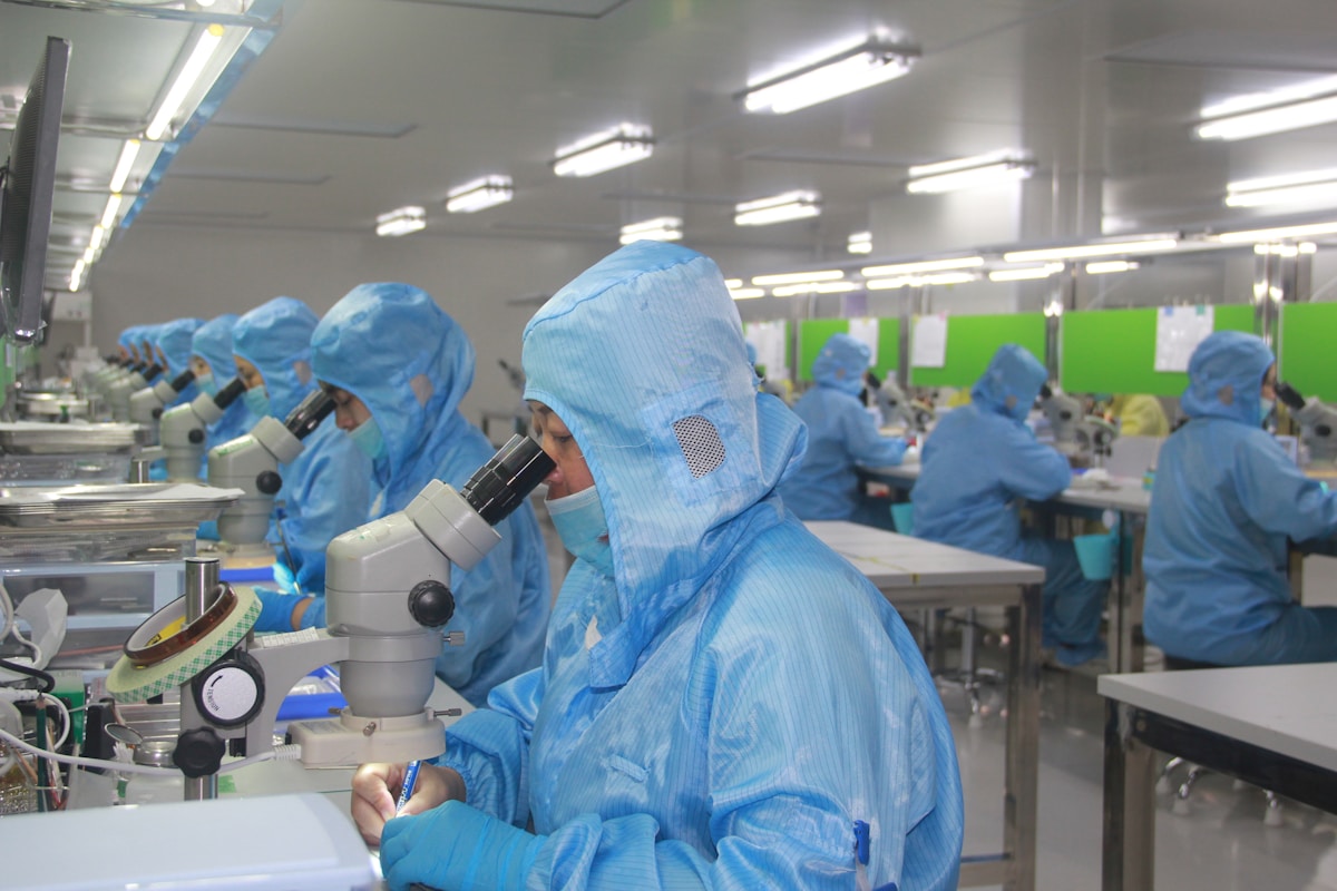 Cleanroom Manufacturing Is Your Cleanroom Project Worth the Investment?