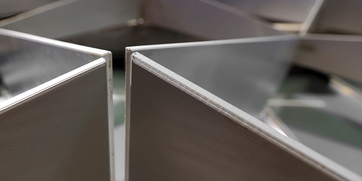 Cleanroom Panel Materials: Types, Features & Specs Cleanroom Panel Materials: Types, Features & Specs