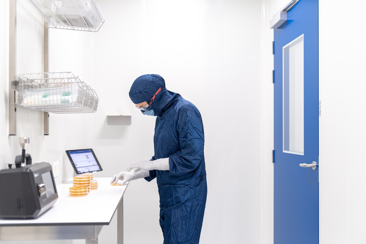 Cold Room Panels Pharmaceutical & Biotech Storage
