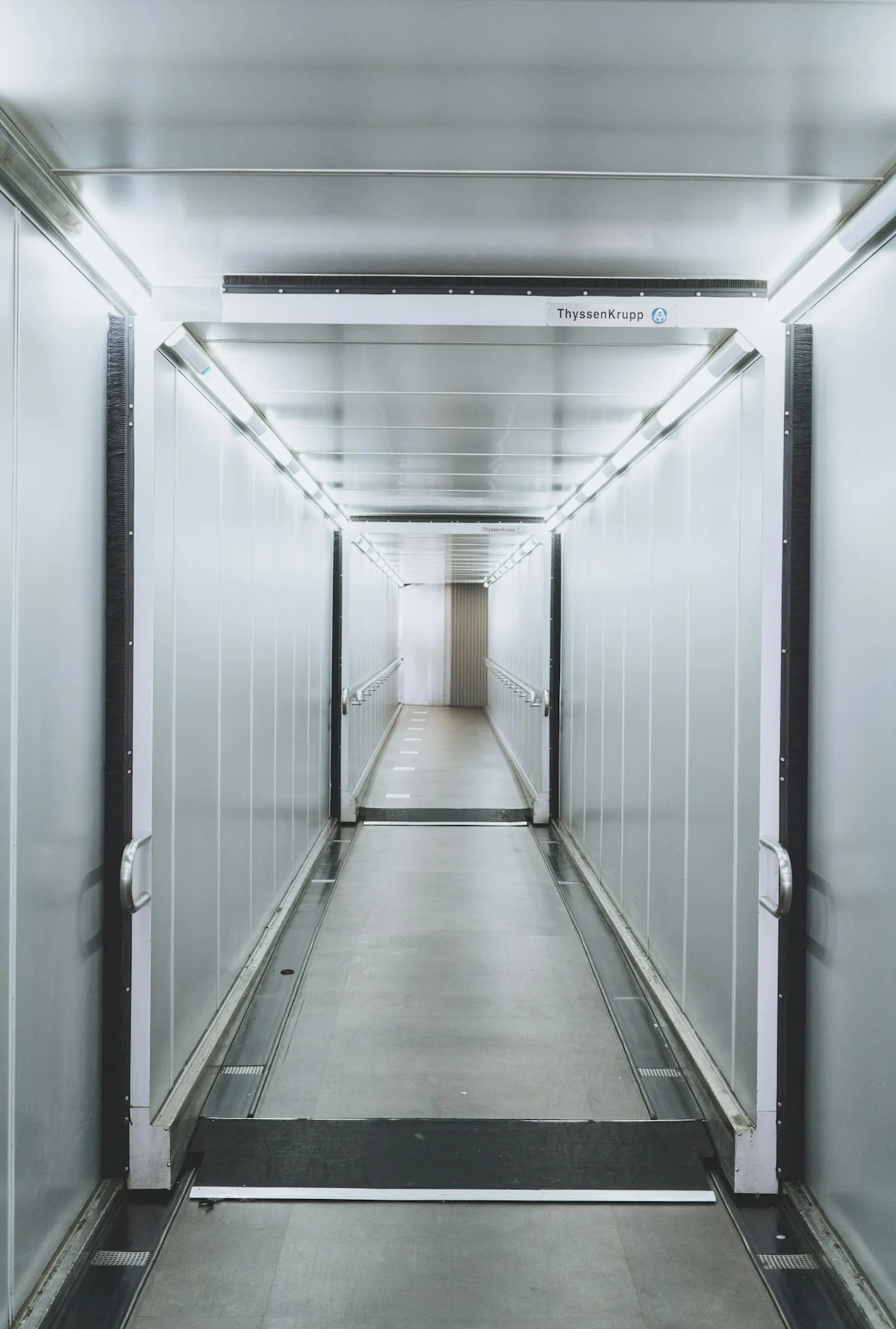 Cold Storage Where Heat Leaks into Cold Storage Facilities