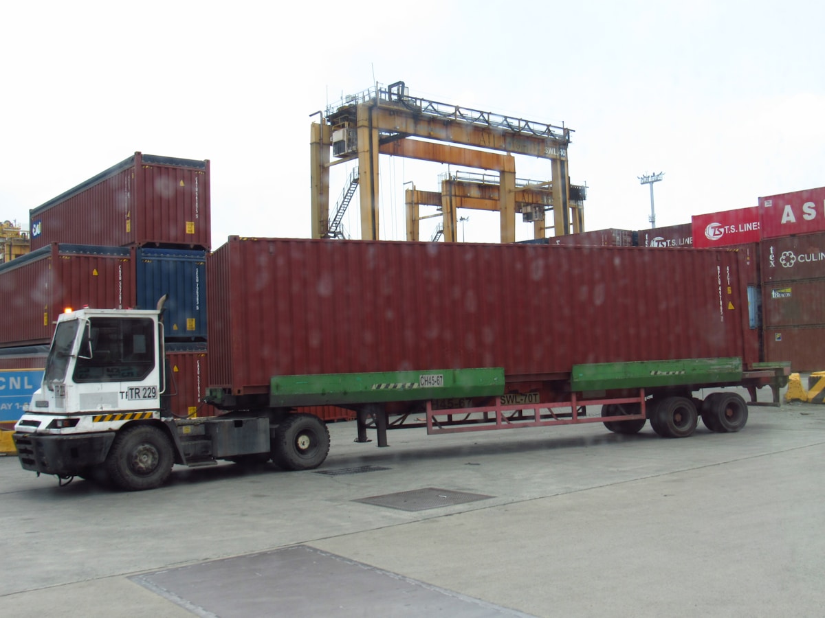 Detachable Containers How Detachable and Flat Pack Containers Compare