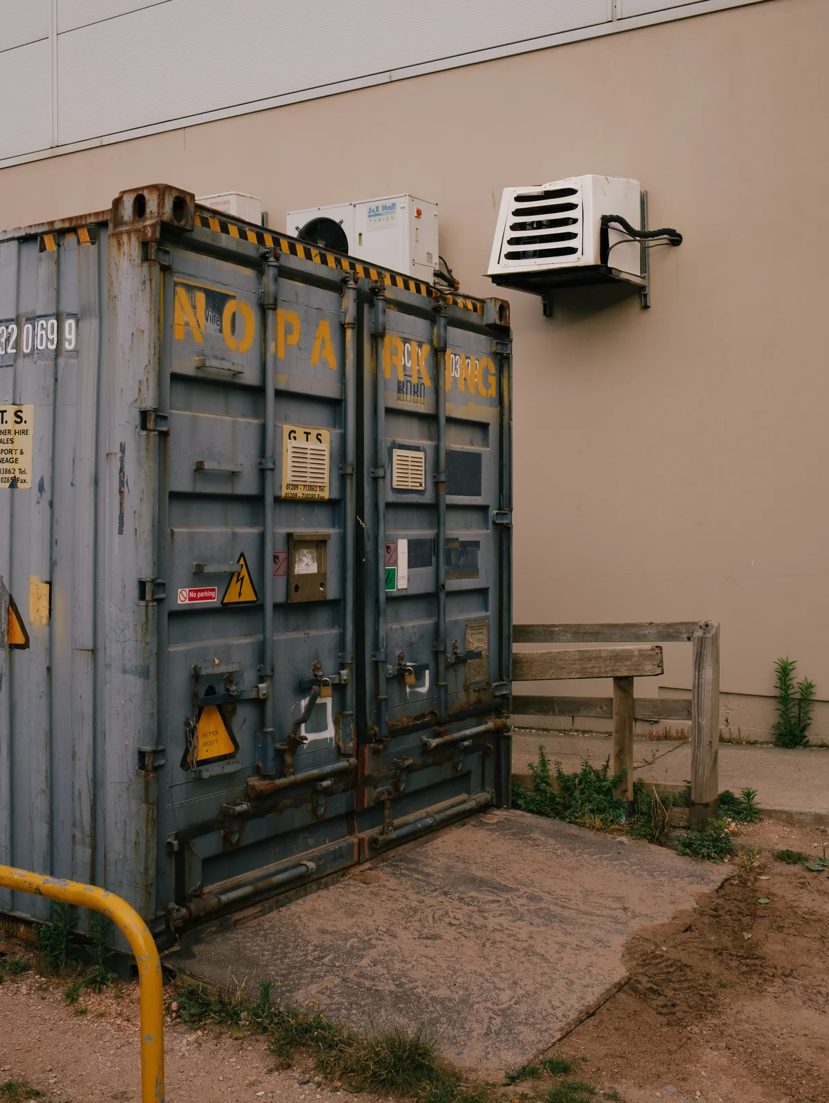 Dry vs Cold Rooms How Temperature and Humidity Differ