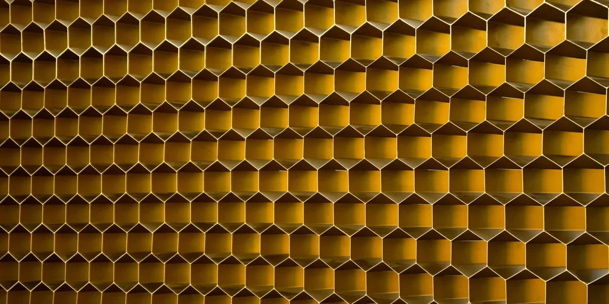 Honeycomb Panels Structural Advantages Over Solid Alternativ Closeup Honeycomb Panels Structural Advantages Over Solid Alternatives