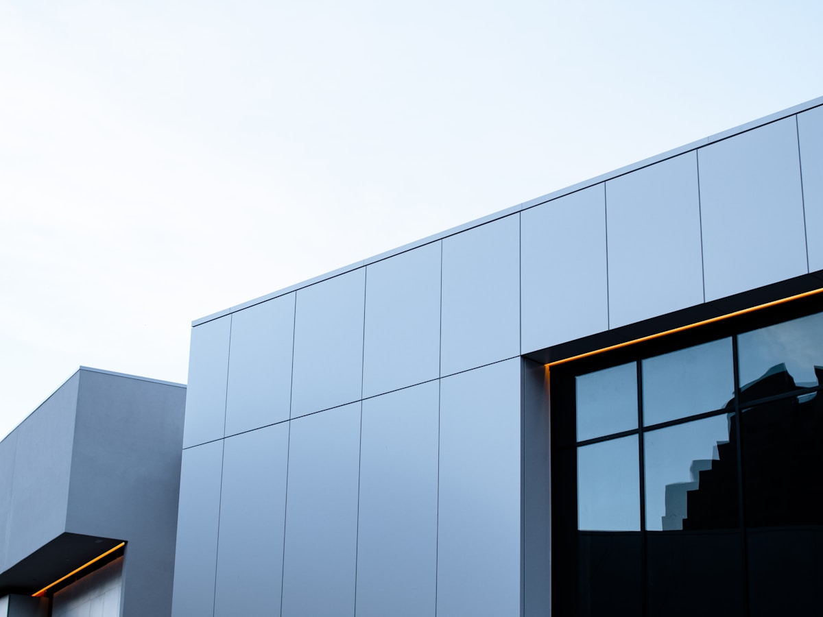 Insulated Metal Panel Manufacturer Aluminum vs. Metal IMP: Which Material Fits Your Project?