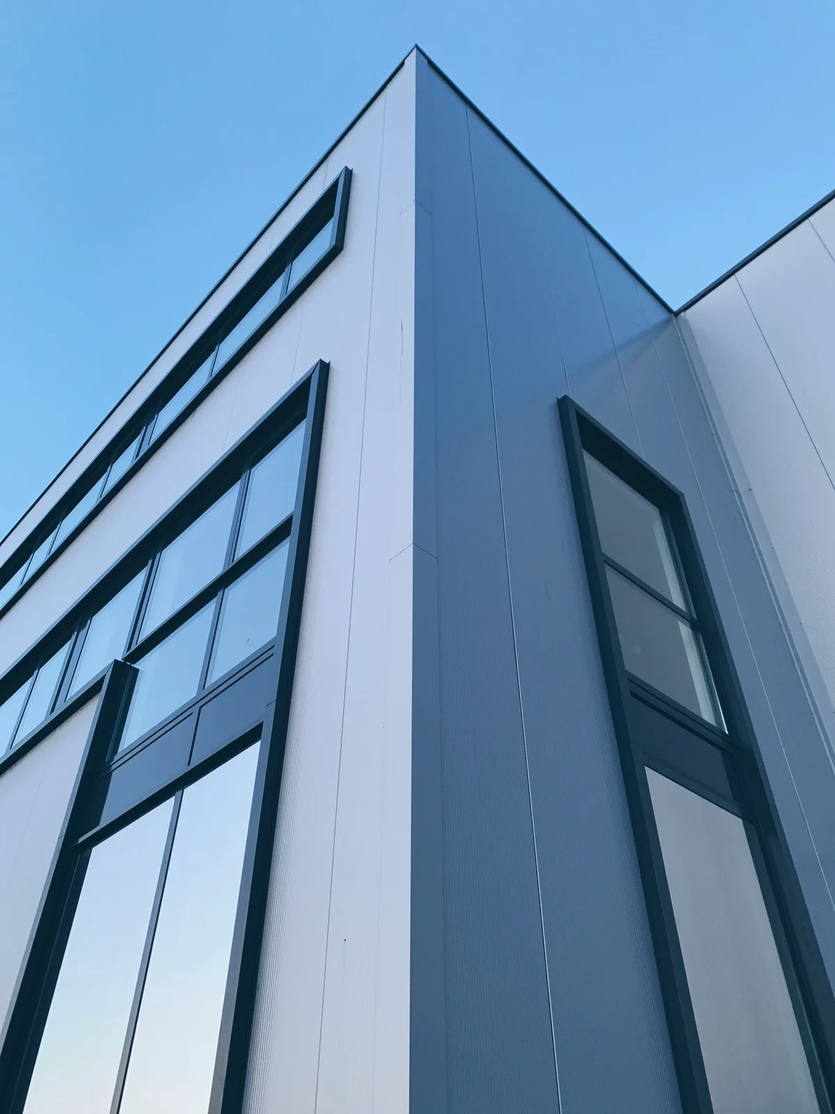 insulated metal panel manufacturer Finding Local IMP Suppliers Without Compromising Quality