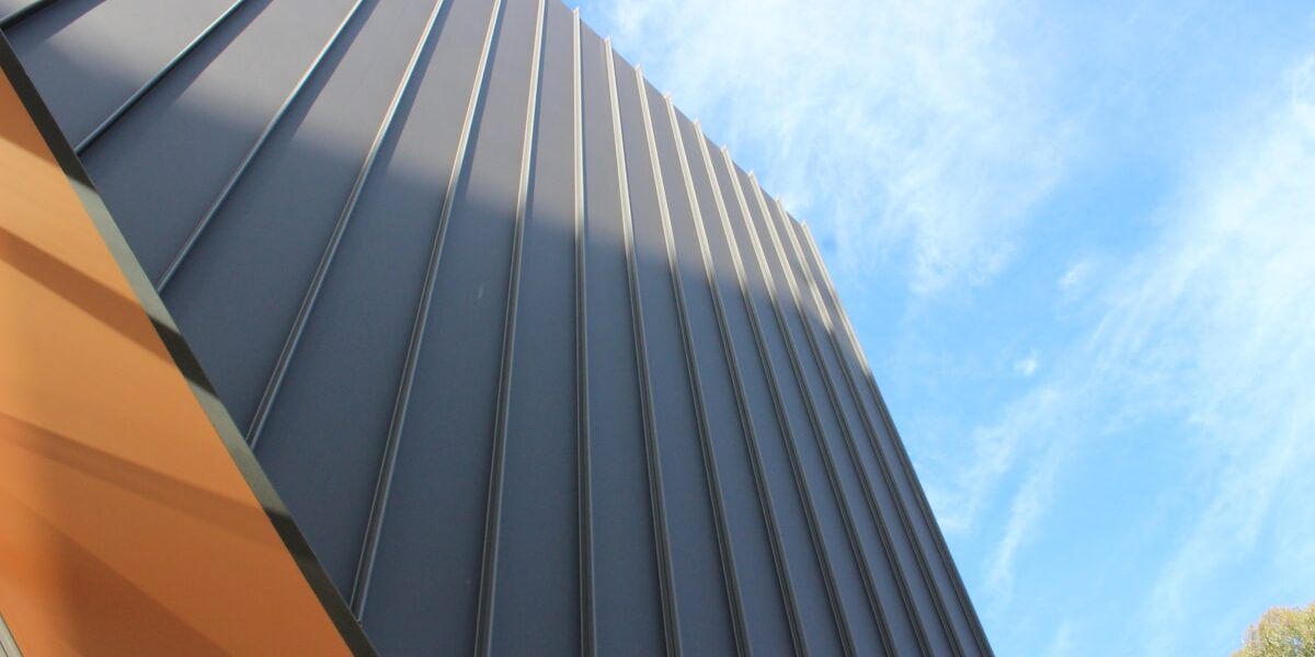 Insulated Metal Panel Manufacturer Insulated Metal Panel Manufacturer: Aluminum vs Metal