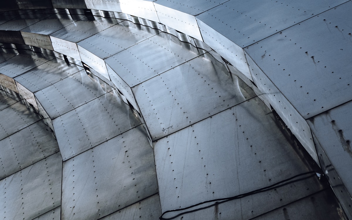 insulated metal panel manufacturer Prevent Thermal Bridging and Condensation