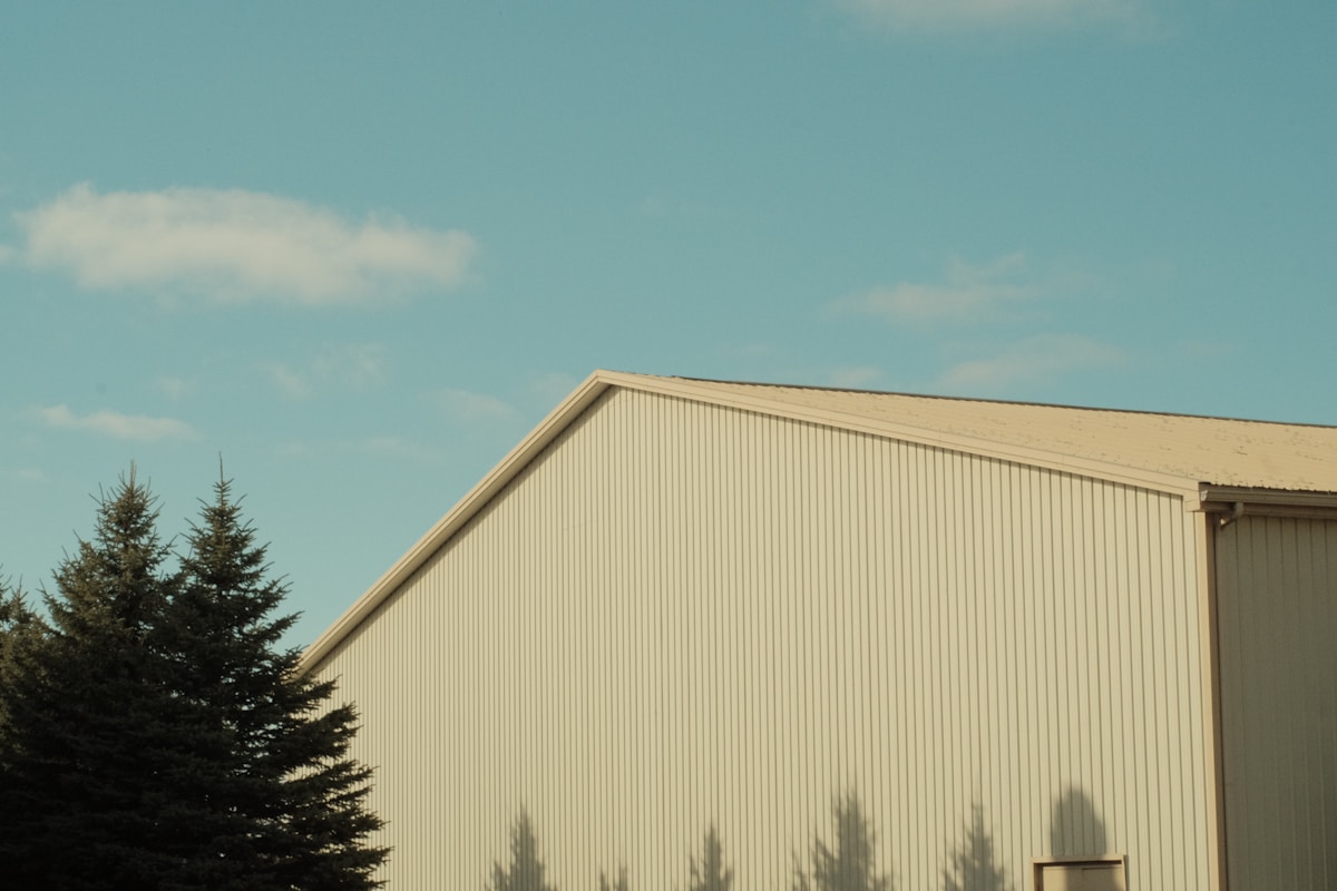 Insulated Metal Panels Comparing Initial Material Acquisition Costs