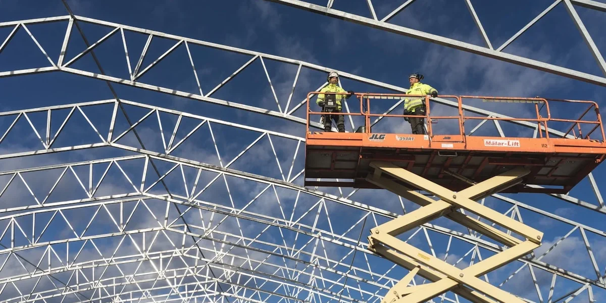 Insulated Sandwich Panels Insulated Sandwich Panels: Construction Benefits