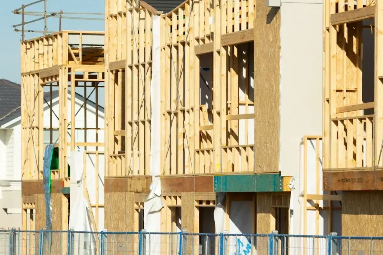 Prefabricated Construction Assembling on Site